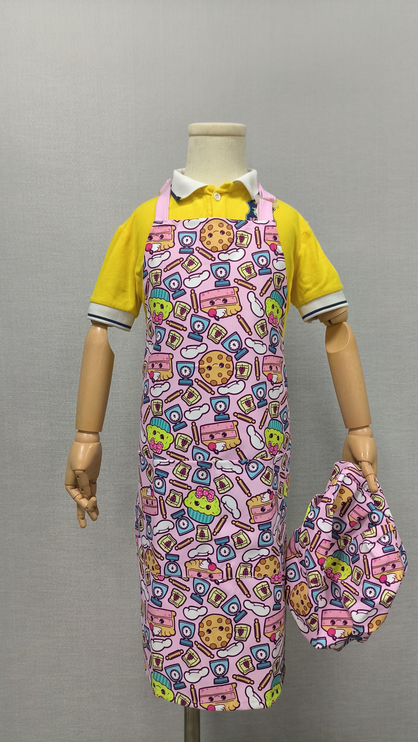 Pink children's cute waterproof apron and hat