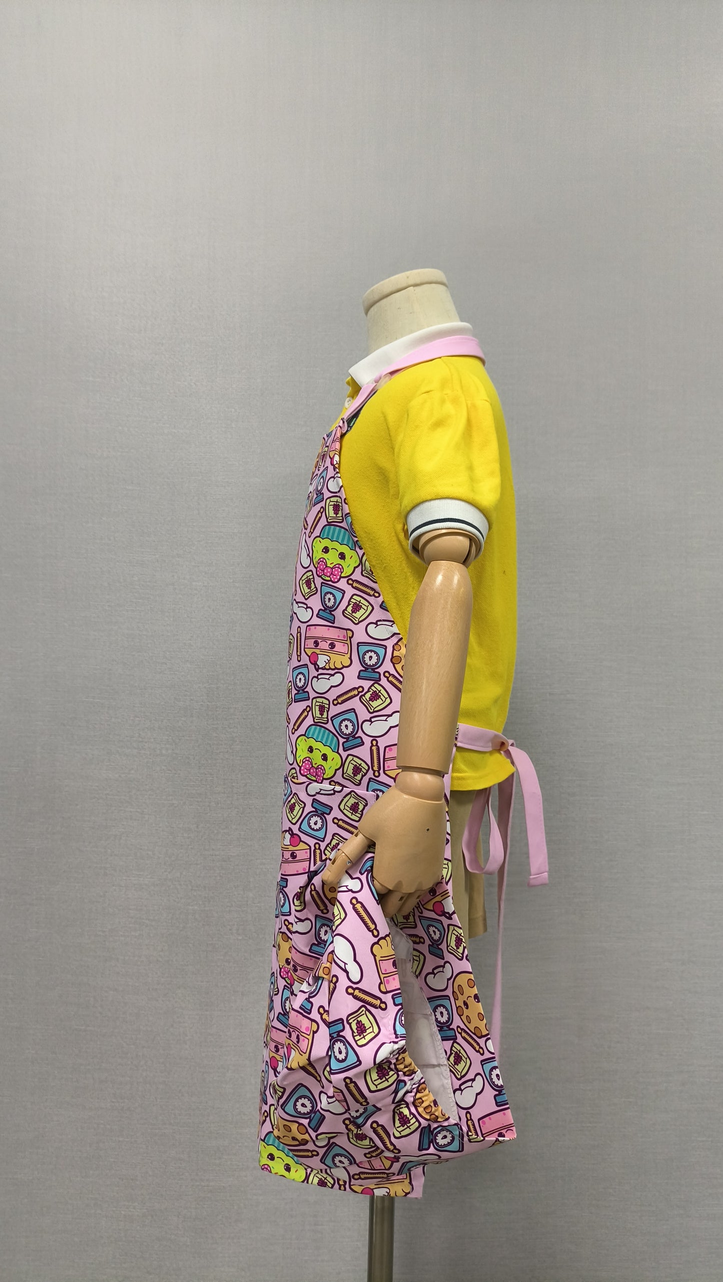 Pink children's cute waterproof apron and hat