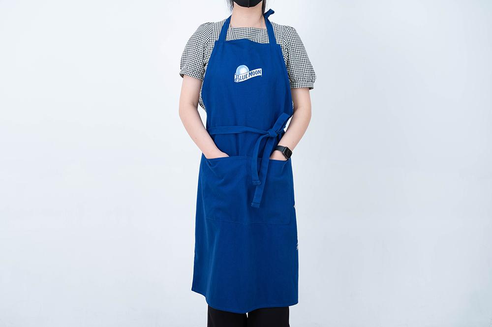 Why Go for Blue Aprons with Pockets-kitchen textile,apron,oven mitt,pot holder,tea towel,hairdressing cape